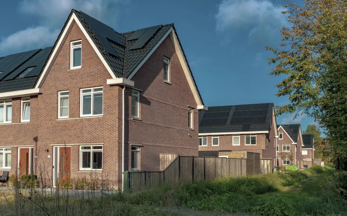 Zonnepanelen noordkant dak: loont het nog in 2026?